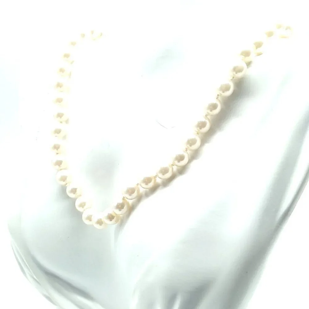 Single Strand Faux Pearl Bib Necklace 22